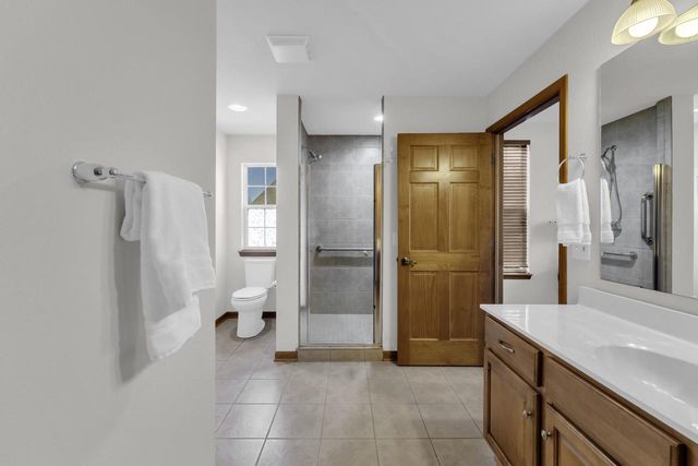 2844 Oakmont DRIVE, East Troy, WI 53120