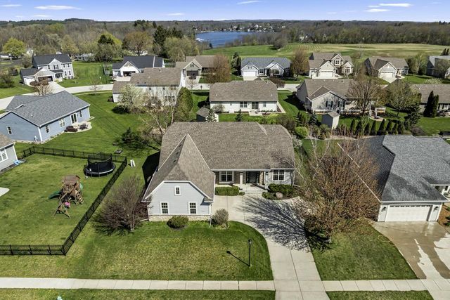 2844 Oakmont DRIVE, East Troy, WI 53120