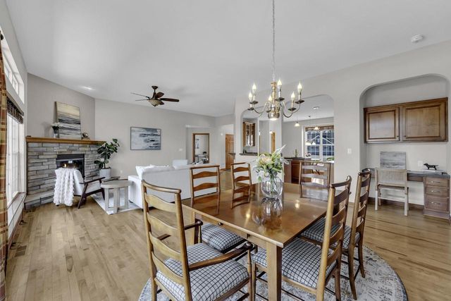 2844 Oakmont DRIVE, East Troy, WI 53120