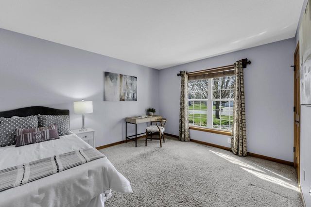 2844 Oakmont DRIVE, East Troy, WI 53120