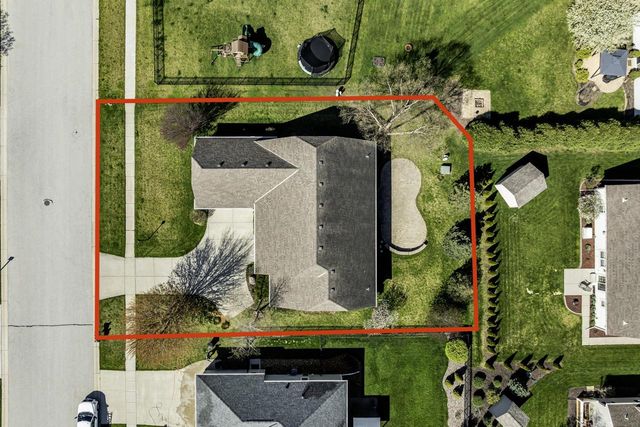 2844 Oakmont DRIVE, East Troy, WI 53120