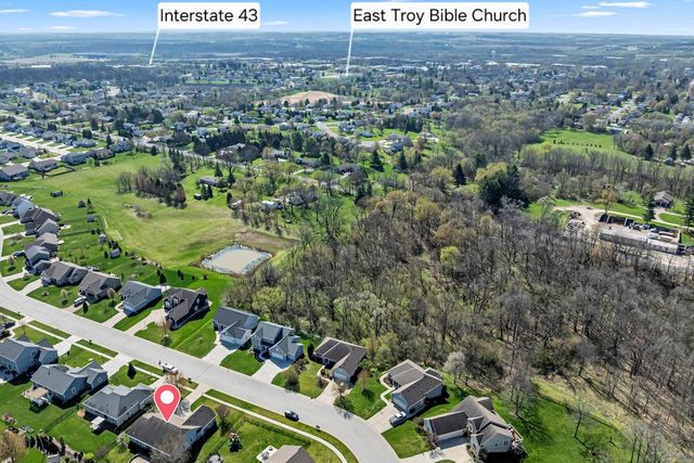 2844 Oakmont DRIVE, East Troy, WI 53120