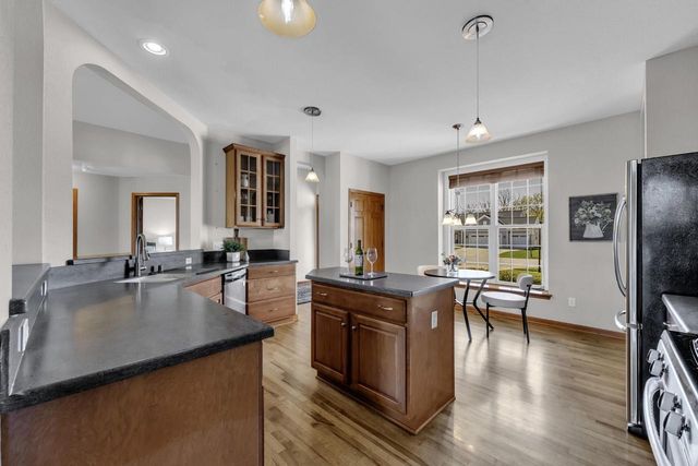 2844 Oakmont DRIVE, East Troy, WI 53120