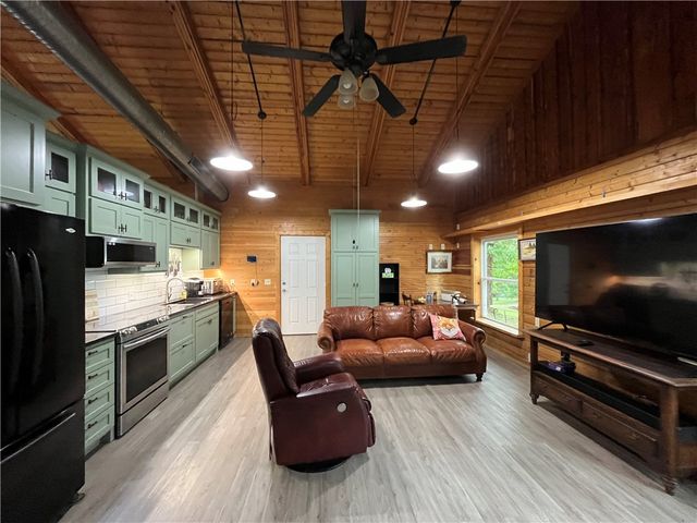 11804 Centerpoint Church Road, Prairie Grove, AR 72753