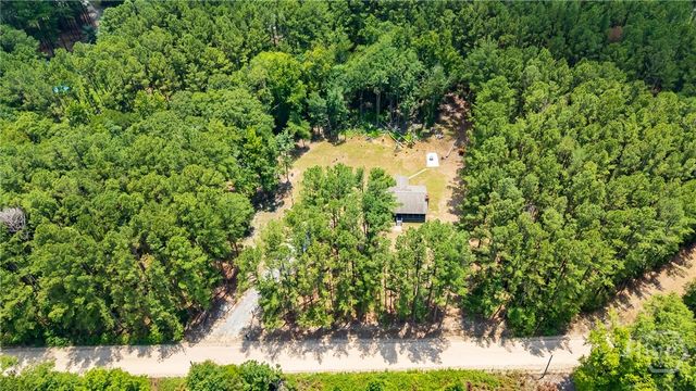 4112 Seed Tick Road, Ellabell, GA 31308