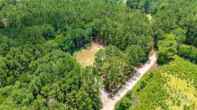 4112 Seed Tick Road, Ellabell, GA 31308