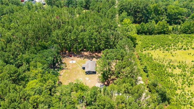 4112 Seed Tick Road, Ellabell, GA 31308