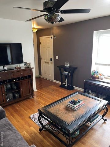 19936 N Great Oaks Circle J, Clinton Township, MI 48036