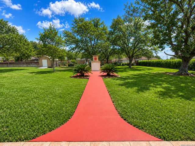 106 WEESE LN, Pleasanton, TX 78064