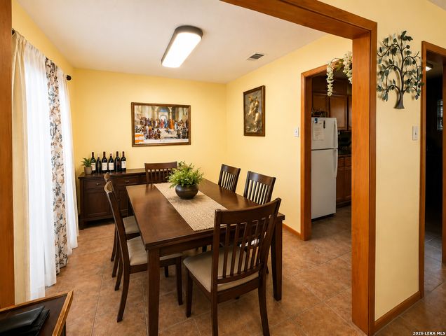 106 WEESE LN, Pleasanton, TX 78064