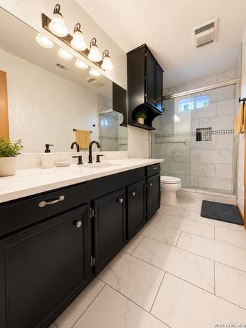 106 WEESE LN, Pleasanton, TX 78064