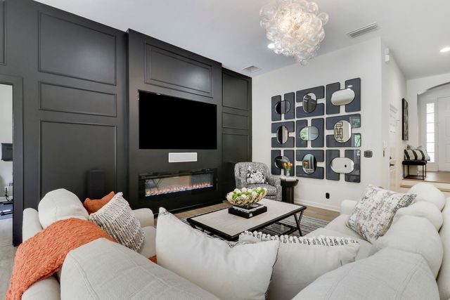 8088 Bautista Way, Palm Beach Gardens, FL 33418