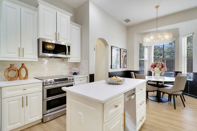 8088 Bautista Way, Palm Beach Gardens, FL 33418