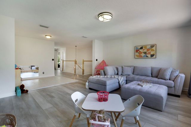 8088 Bautista Way, Palm Beach Gardens, FL 33418