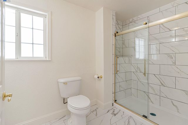 2940 Somerset Ave, Castro Valley, CA 94546