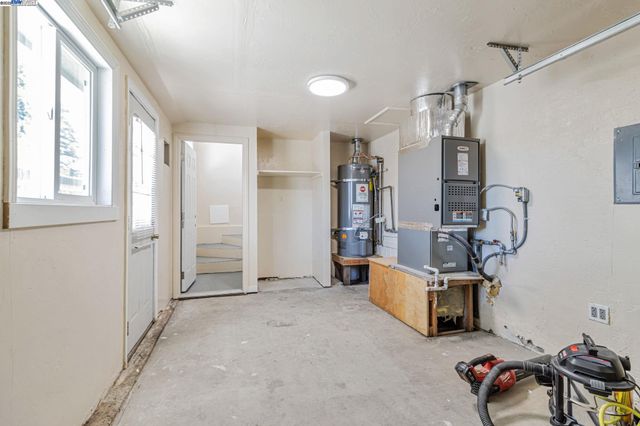 2940 Somerset Ave, Castro Valley, CA 94546