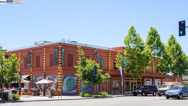 2940 Somerset Ave, Castro Valley, CA 94546