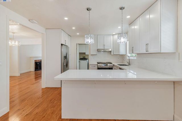 2940 Somerset Ave, Castro Valley, CA 94546