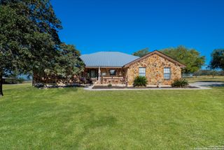 172 Home Place, Adkins, TX 78101