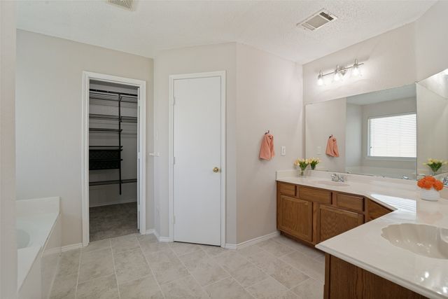 7017 Travelers Crossing, Rowlett, TX 75089
