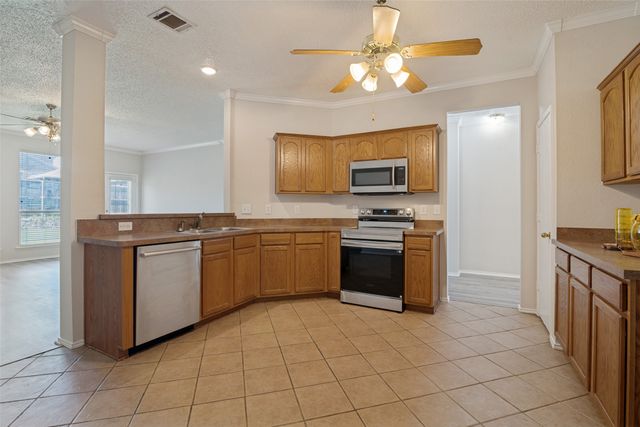 7017 Travelers Crossing, Rowlett, TX 75089