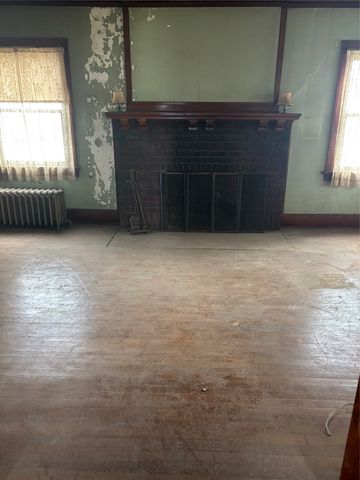 211 S Maple Street, Creston, IA 50801