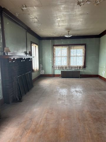 211 S Maple Street, Creston, IA 50801