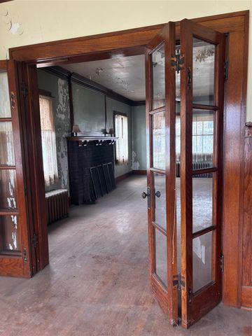 211 S Maple Street, Creston, IA 50801