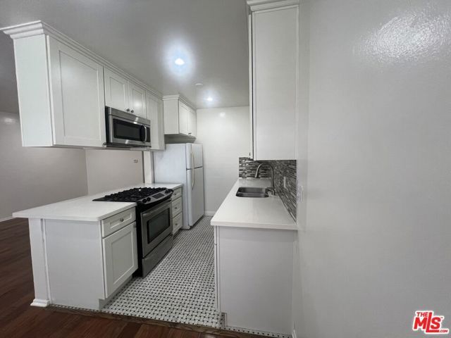 420 Raymond Avenue 5, Santa Monica, CA 90405