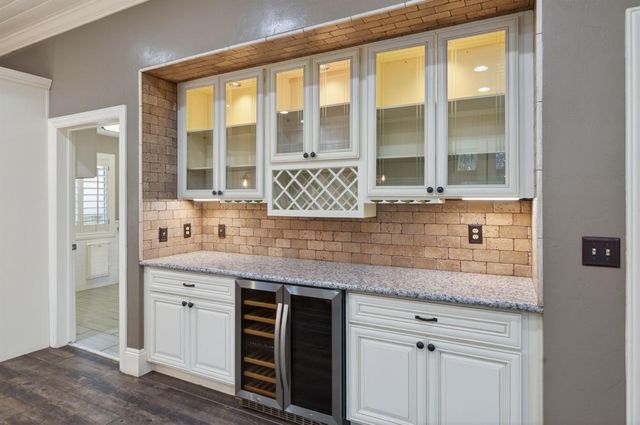 2450 W Beechwood Avenue, Fresno, CA 93711