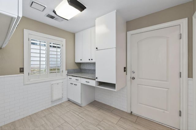 2450 W Beechwood Avenue, Fresno, CA 93711