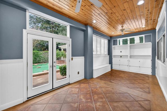 2450 W Beechwood Avenue, Fresno, CA 93711