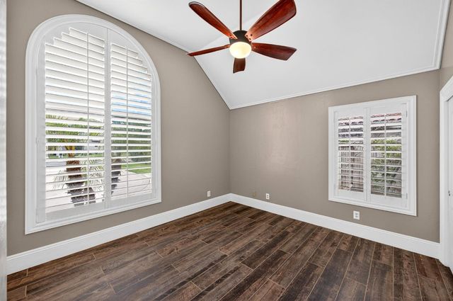 2450 W Beechwood Avenue, Fresno, CA 93711