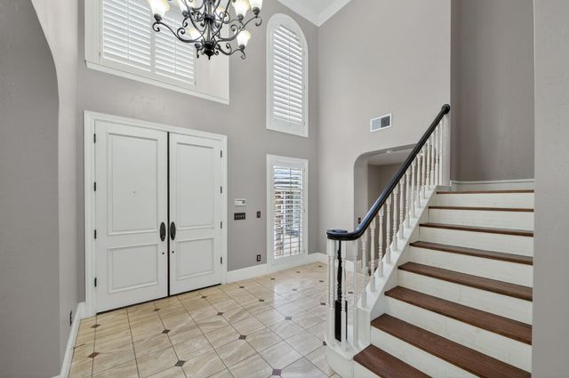 2450 W Beechwood Avenue, Fresno, CA 93711