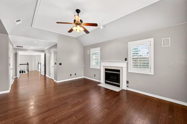 2450 W Beechwood Avenue, Fresno, CA 93711