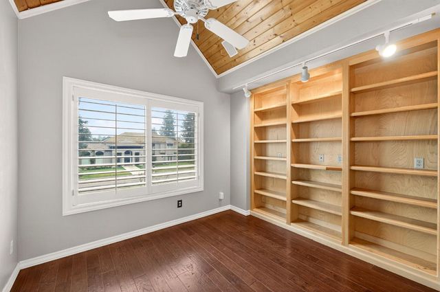 2450 W Beechwood Avenue, Fresno, CA 93711