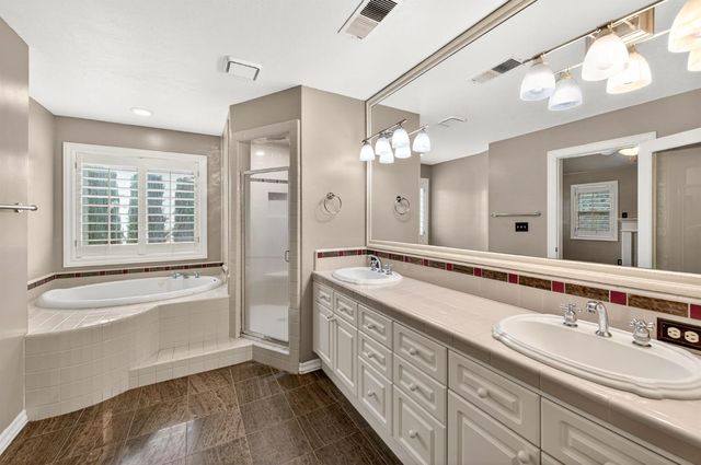 2450 W Beechwood Avenue, Fresno, CA 93711