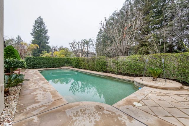 2450 W Beechwood Avenue, Fresno, CA 93711