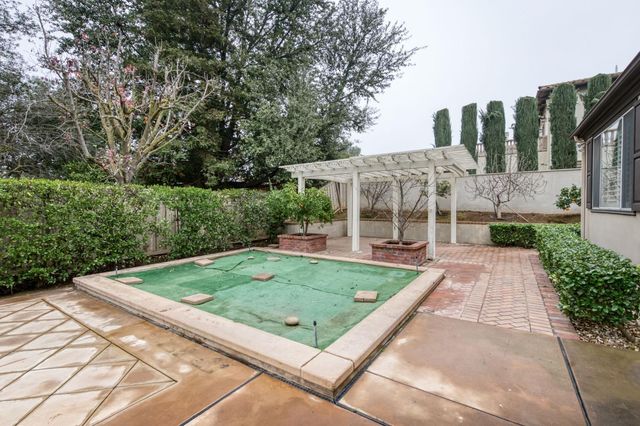 2450 W Beechwood Avenue, Fresno, CA 93711