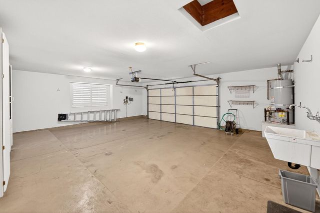 2450 W Beechwood Avenue, Fresno, CA 93711