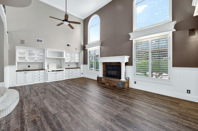 2450 W Beechwood Avenue, Fresno, CA 93711