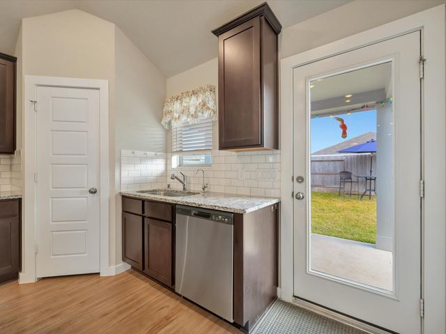 1185 Cavalry Junction Drive, Alvin, TX 77511