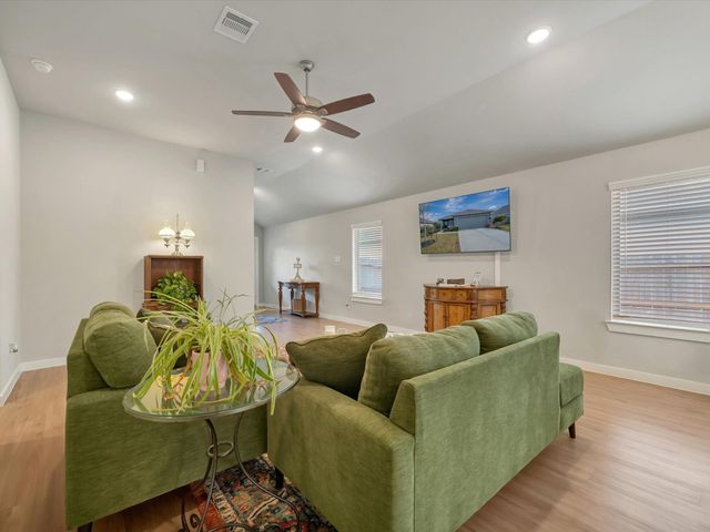 1185 Cavalry Junction Drive, Alvin, TX 77511