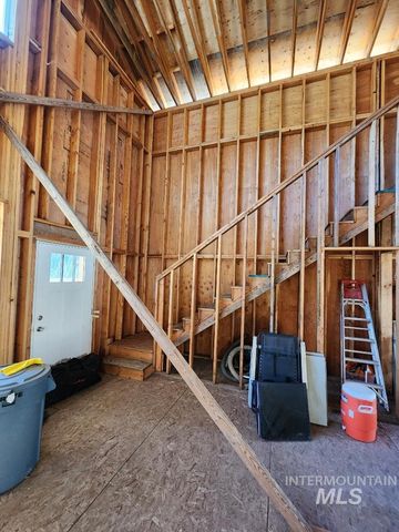 5050 E Baumgartner Rd, Featherville, ID 83647