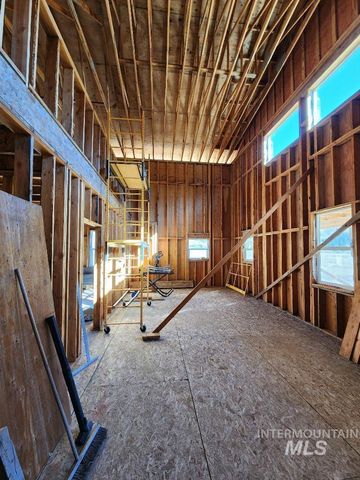 5050 E Baumgartner Rd, Featherville, ID 83647