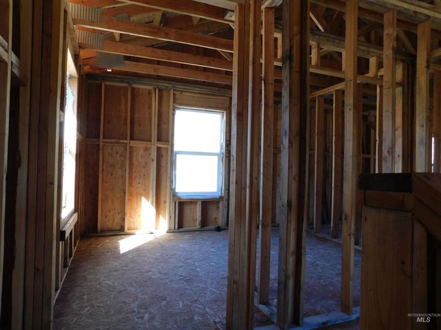 5050 E Baumgartner Rd, Featherville, ID 83647