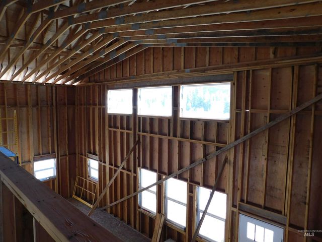 5050 E Baumgartner Rd, Featherville, ID 83647