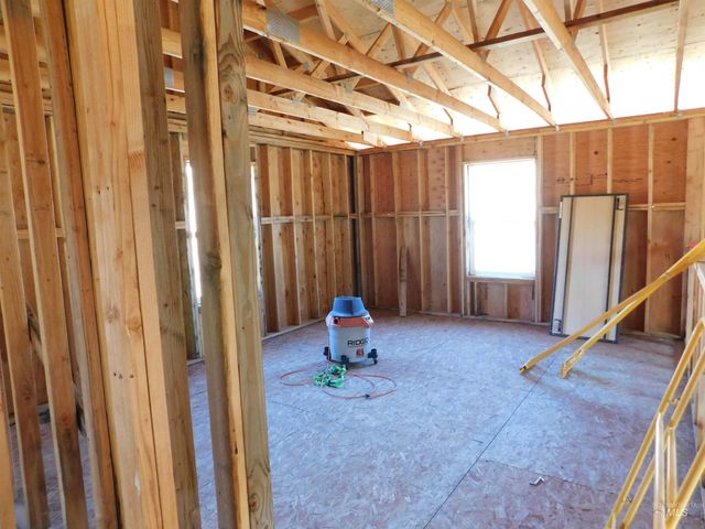 5050 E Baumgartner Rd, Featherville, ID 83647