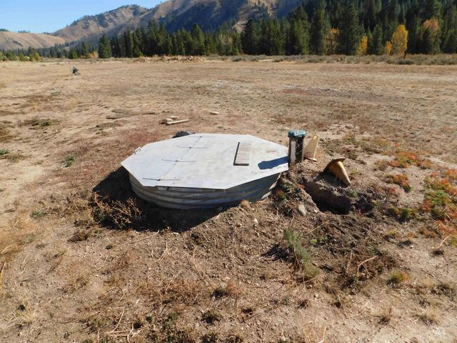 5050 E Baumgartner Rd, Featherville, ID 83647