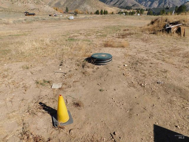 5050 E Baumgartner Rd, Featherville, ID 83647